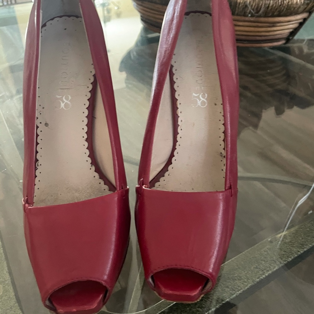 Red heel